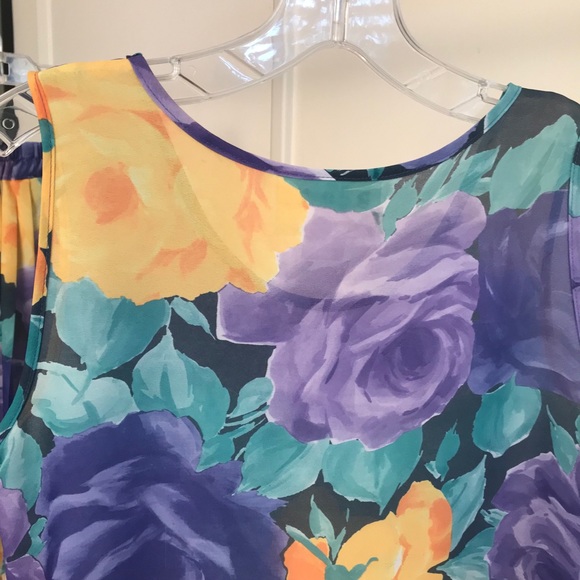 BCBG Fresh & Floral Skirt & Top Set! - Picture 8 of 10